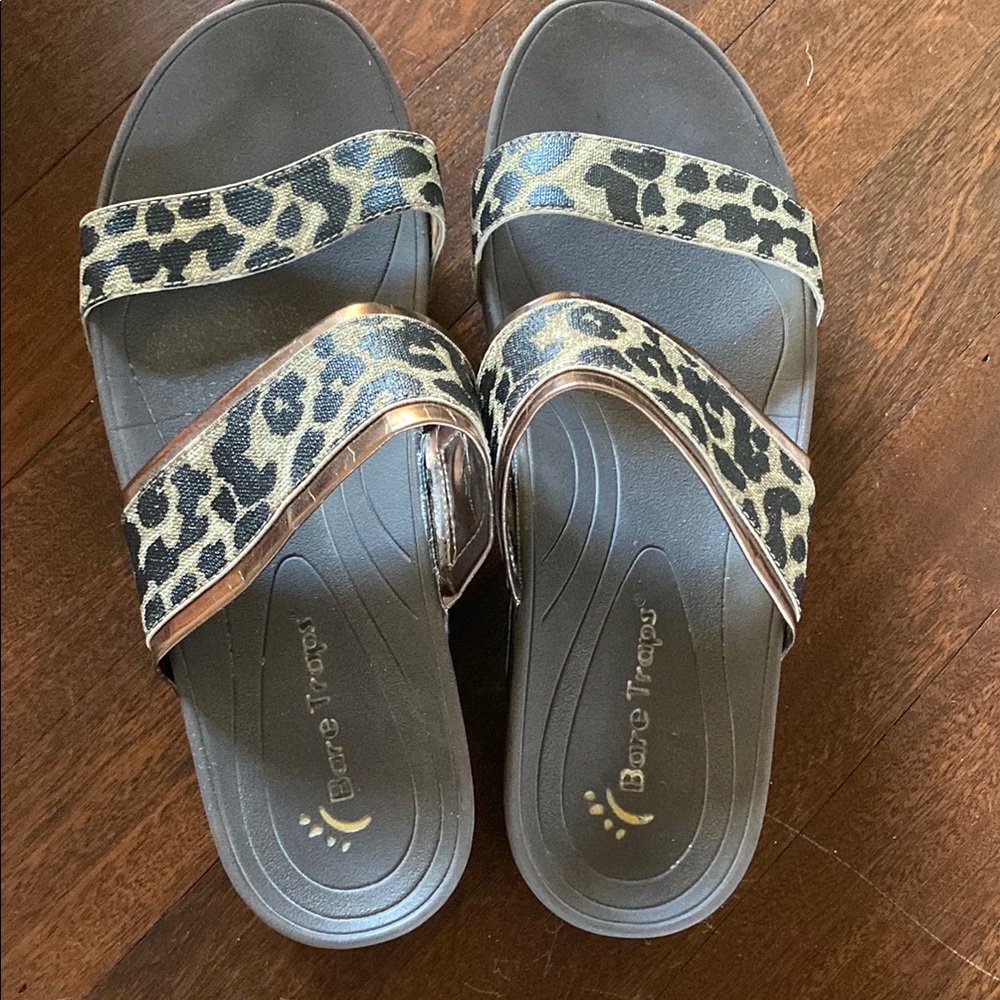 BareTraps Women's Leopard Print Sandals